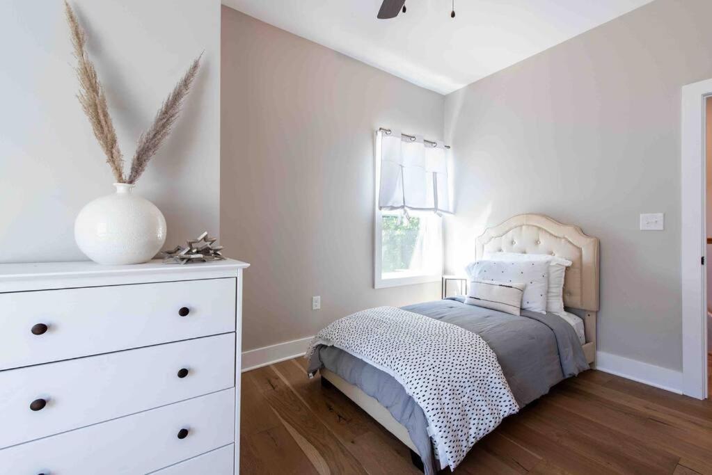 Newly Renovated 3 Bedroom Shelby Park Home **Free Parking** Louisville Exteriör bild
